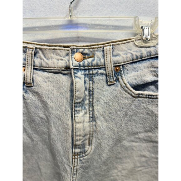 Universal Thread Straight Leg Light Wash High Rise Jeans Size 8/29 Regular - Picture 2 of 9